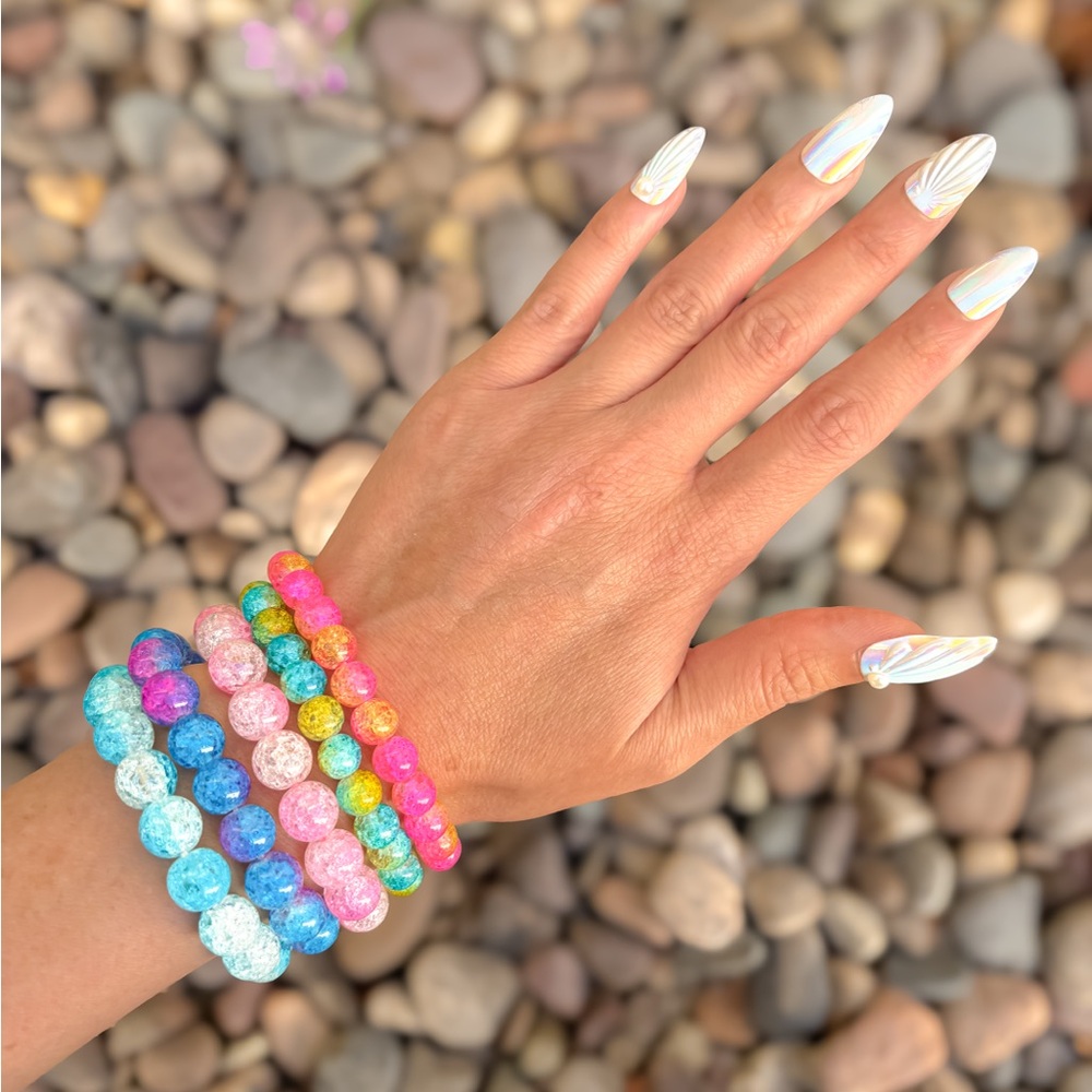 🎉HP🎉 Crackled Pattern Beaded Stretch Bracelet